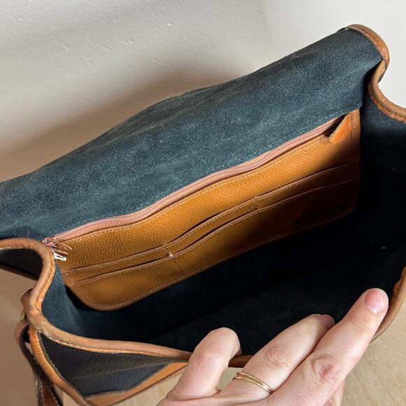 Dooney & Bourke Crossbody Shoulder Bag Purse All Weather Leather Classic Vintage - Picture 6 of 16